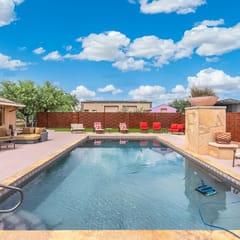 Arizona Pool House- Private, Fenced Outside Space
