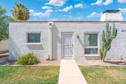 Charming 2 Bedroom Scottsdale Home, Pool & Garden - Image 2