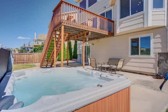 Mountain view deck HotTub Theater in BridlePass CO - Image 1