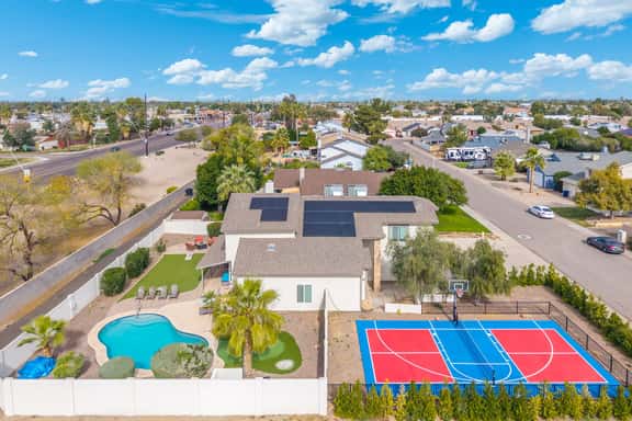 5BR|Heated Pool|Pickleball| Ping Pong & Pool Table - Image 1