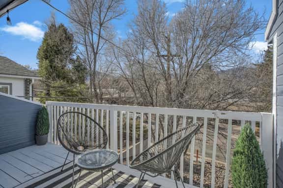 Broadmoor Balcony Duplex Near Rocky Mountain Views - Image 1