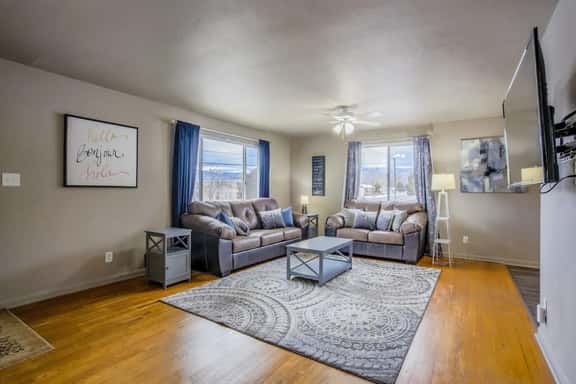 4BR w Grill near Olympic Training Cntr in Colorado - Image 1