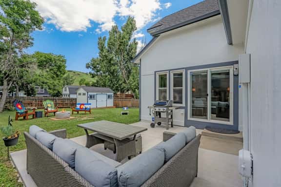 Fire pit, Patio, BBQ near Garden of the Gods USAFA - Image 1