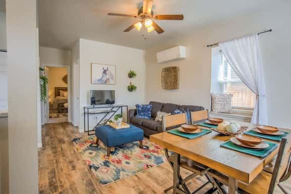Historic flat near Old Colorado City & Garden Gods - Image 1
