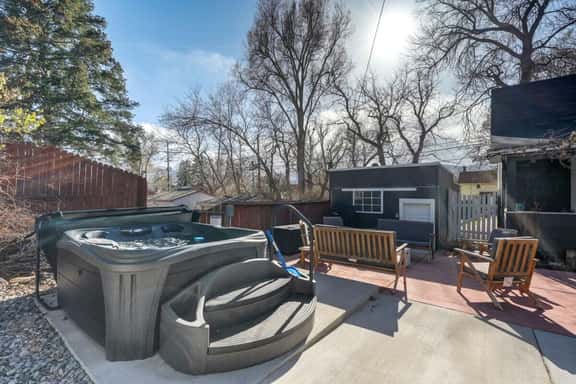 Elite Quarters Prime Location Downtown Hot Tub,BBQ - Image 1