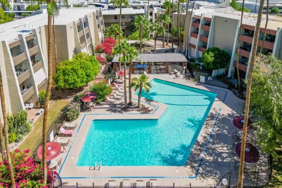 2BR | Old Town & Fashion Sq | Pool & Hot Tub - Image 1