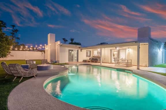 Heated Pool, Mini Putt, Large Backyard, Oasis - Image 1