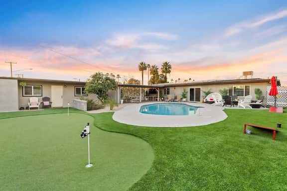 Patio Lounge with Pool & Mini Putti | near Airport - Image 1