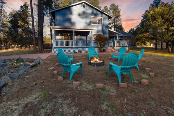 5-BR Home w/ Deck | Big Backyard | Sleeps 14 - Image 1