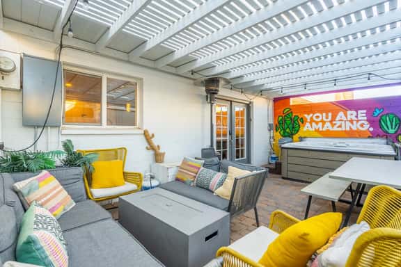 Stylish 4BR Oasis Hot Tub, Fire Pit & Arcade - Image 1