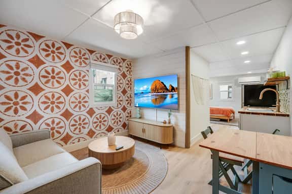 Warm Studio in Manitou Springs, Walk Downtown - Image 1