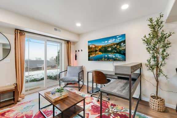 1BR Cozy Studio, Patio, Grill, Near Garden of Gods - Image 1
