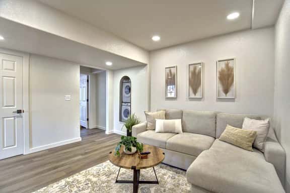 Modern 2BR Home, Sleeps 8,Grill,Hot Tub & Fire Pit - Image 1