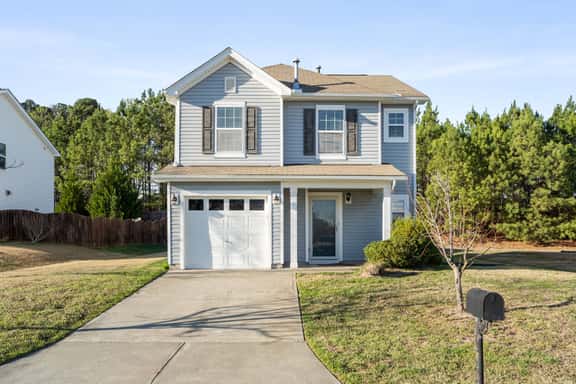 Stylish 3BR w/ Workspace & Backyard, 12min to Duke - Image 1