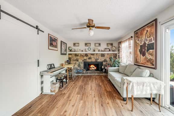 Spacious 3 BR Mountain View Home Colorado Springs - Image 1