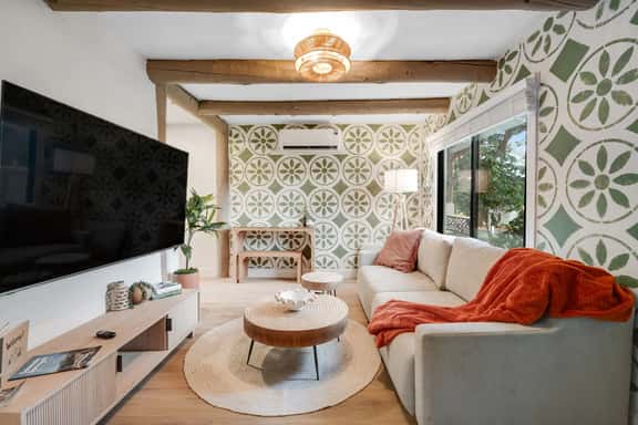 Charming 1BR in Manitou Springs, Walk Downtown - Image 1
