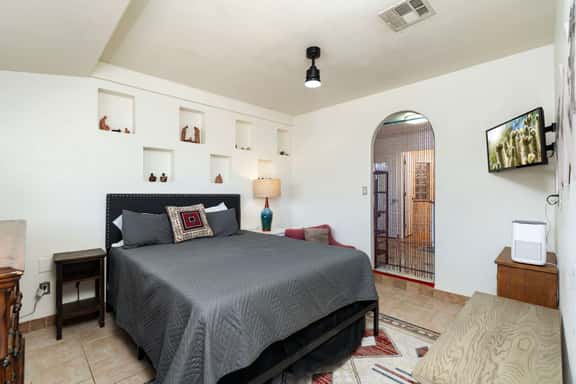 Charming Phoenix Studio | Private 1BR Getaway - Image 1