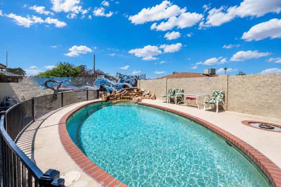 Spacious Phoenix Retreat, 4BR, Private Pool - Image 1