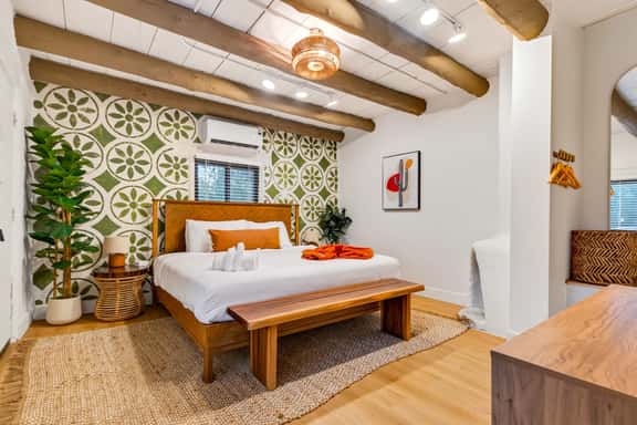Cozy 2BR in Manitou Springs, Walk Downtown - Image 1