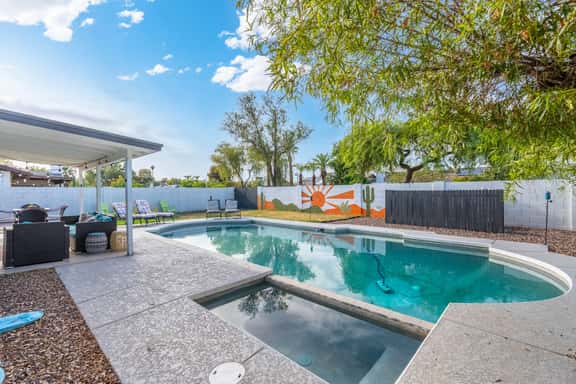 3bd, Pool, Hot Tub, Garage, Full Kitchen, ASU - Image 1