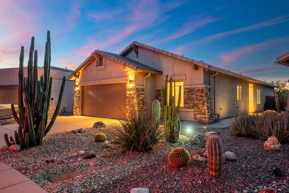 Cozy Meandering Trail Getaway - Image 1