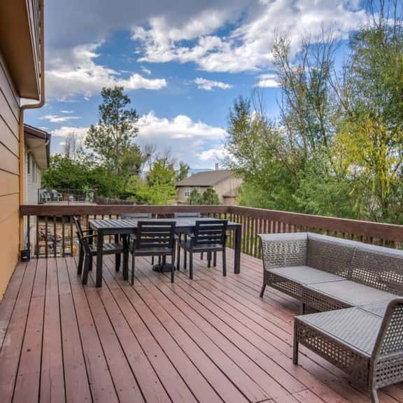 Monthly Stays | Fenced Outdoor space with Firepit - Image 1