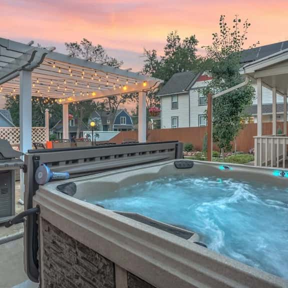 HotTub, Patio, BBQ & FirePit | near Olympic Center - Image 1