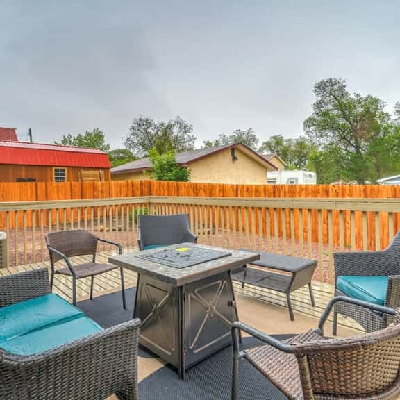3BR with Patio and Fire pit near Hiking & Downtown - Image 1