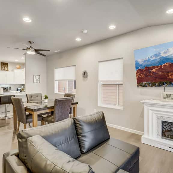 2BR w Swing bench Porch & BBQ | Garden of the Gods - Image 1