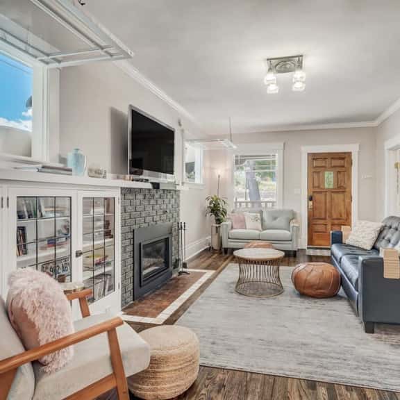 3BD Cottage Backyard near Garden of the Gods in CO - Image 1