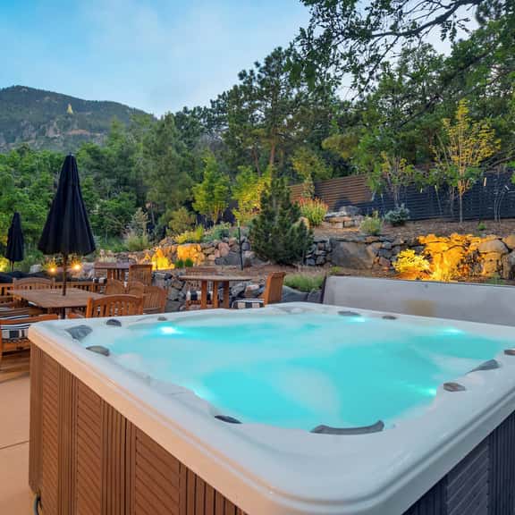 Hot tub, Outdoor dining, BBQ Grill, Fire pit & Gym - Image 1