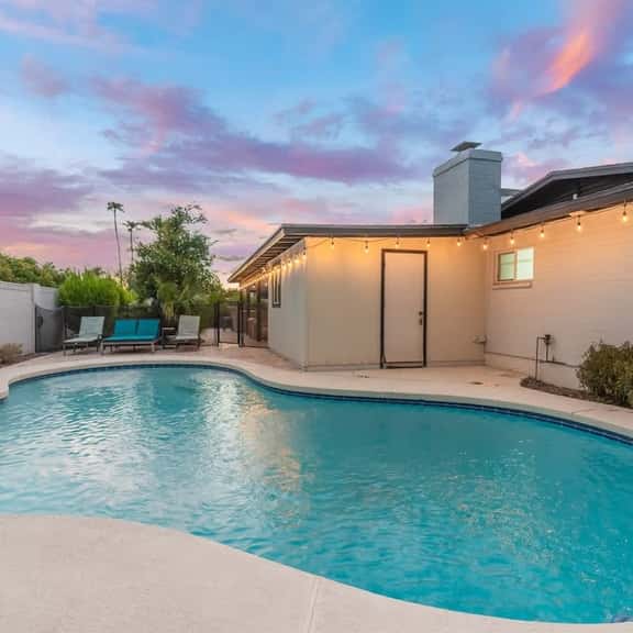 Sparkling Pool, 4 Bedroom, Grill, Great Location - Image 1
