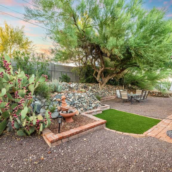 East Phoenix base near Zoo and Desert Garden patio - Image 1