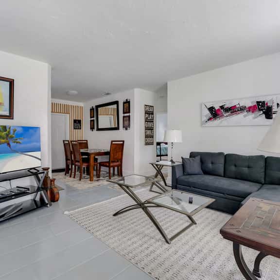 Modern 3BR Home, Sleeps 6, Minutes from DT Miami - Image 1