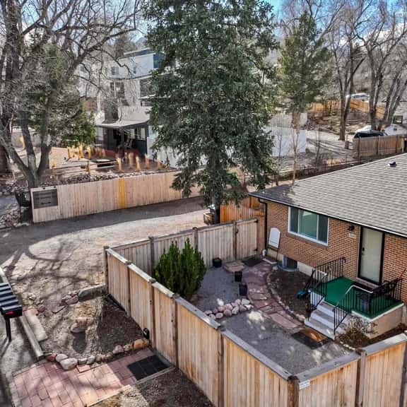 Cozy 1BR Near Downtown & Garden of Gods - Image 1