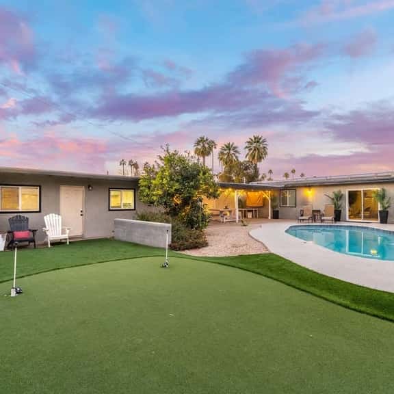 Near Airport | Pool with Patio Lounge & Mini Putti - Image 1