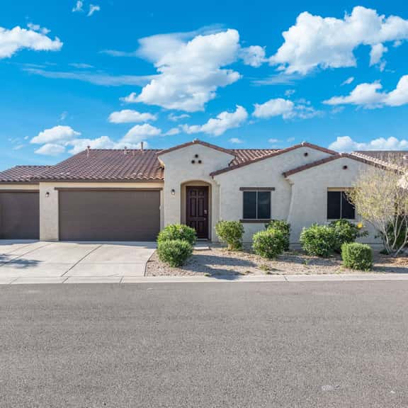 Spacious 4BR Retreat,Sleeps 8,Near Spring Training - Image 1