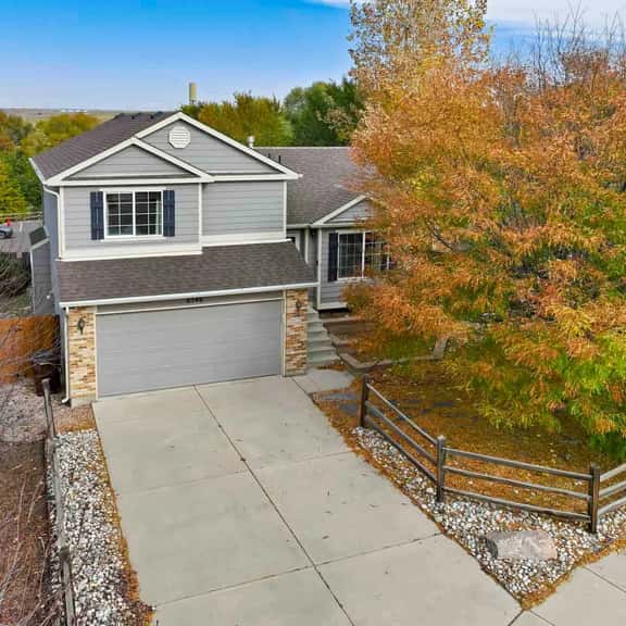 4BR w Fireplace, Backyard, BBQ, near Peterson AFB - Image 1