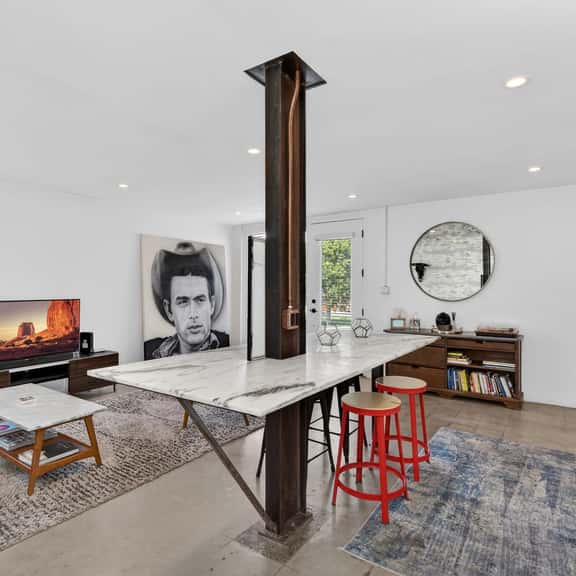 Modern 2BR Retreat, Sleeps 4,Near Arcadia&Biltmore - Image 1