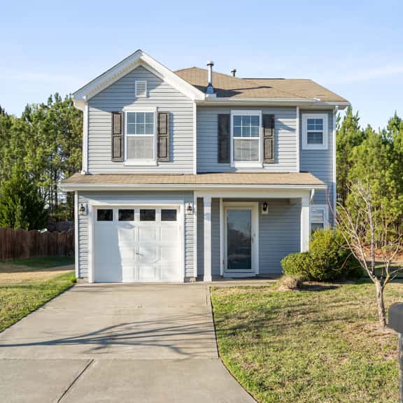 Stylish 3BR w/ Workspace & Backyard, 12min to Duke - Image 1
