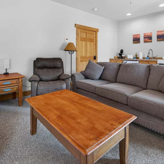 1BR Mountain View Studio with Fireplace,Deck,Views - Image 1