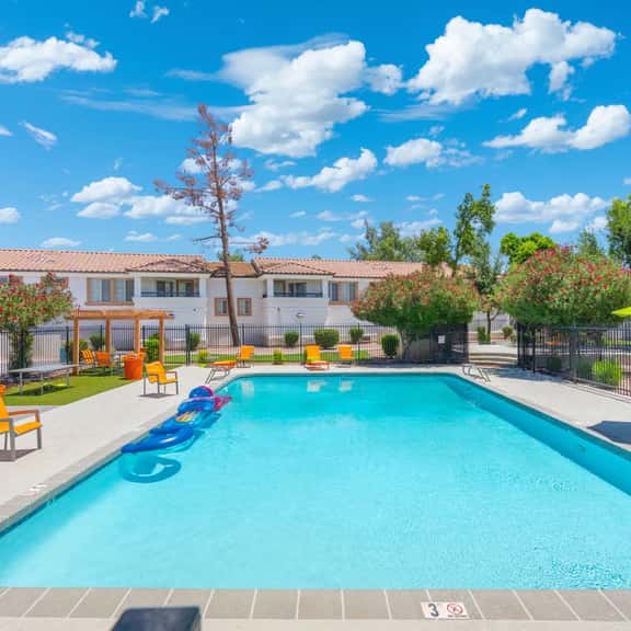2BR Modern Baseline Stay, Sleeps 4, Near Downtown - Image 1