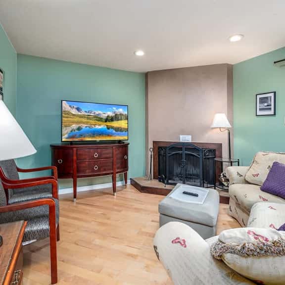 Modern 3BR Home, Sleeps 5, Near UNC & Downtown - Image 1