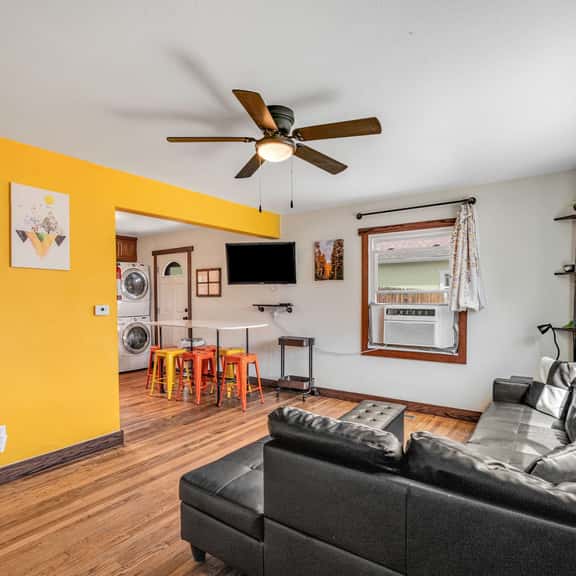 2BR Pet friendly BBQ Fire Pit in EastSide Colorado - Image 1
