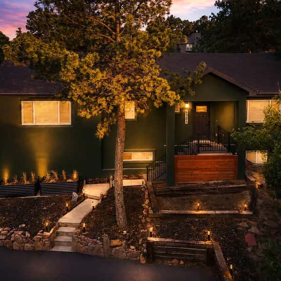 4BR Mountain Retreat with Games, Large Deck &Views - Image 1