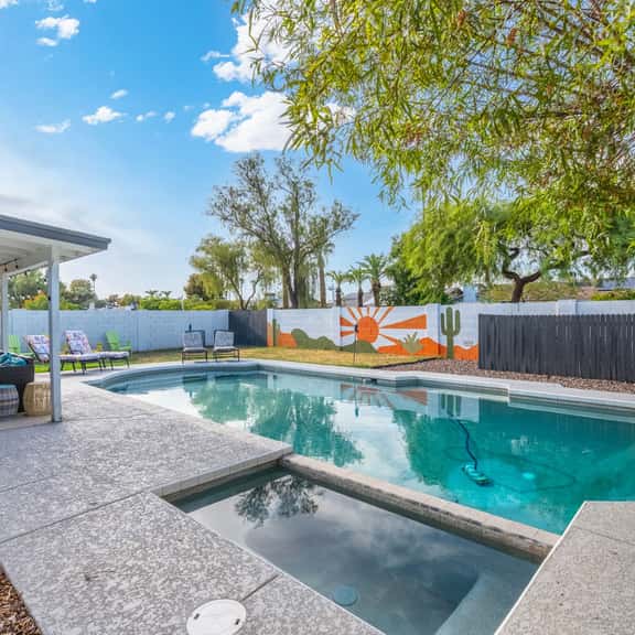 3bd, Pool, Hot Tub, Garage, Full Kitchen, ASU - Image 1