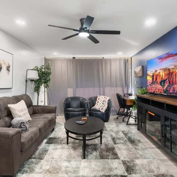 Scottsdale King Retreat | Near Old Town - Image 1